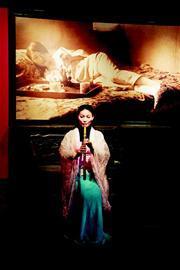 “三寸金蓮”博物館恢復(fù)開放 八旬小腳老太捧場